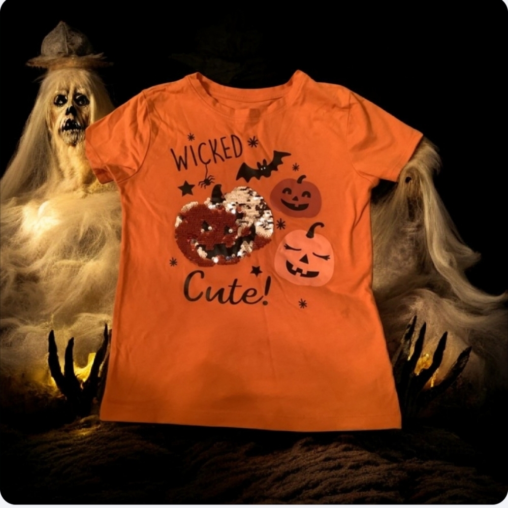 Halloween shirt size Medium-7/8 orange sequins bat spider pumpkins 🥰